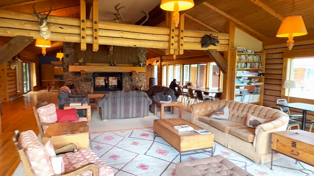 Circle Bar Ranch_Montana dude ranch_communal space