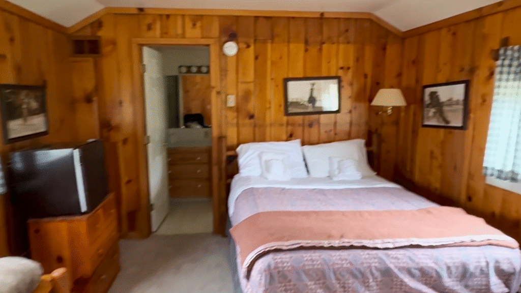 Circle Bar Ranch_a Montana dude ranch_cabin interior
