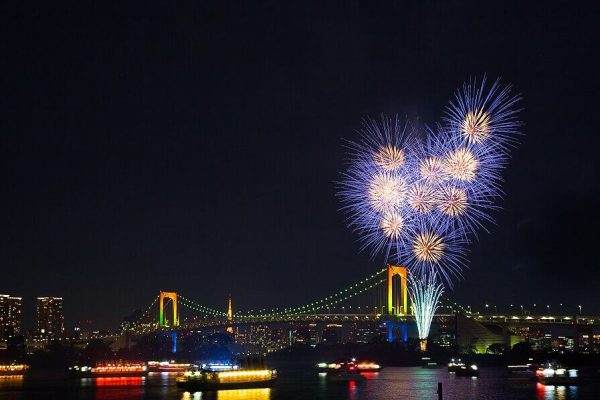 Rainbow_Bridge_(Tokyo)_-_Fireworks_8