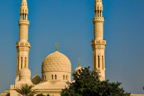 Exploring Dubai culture; Jumeirah Mosque